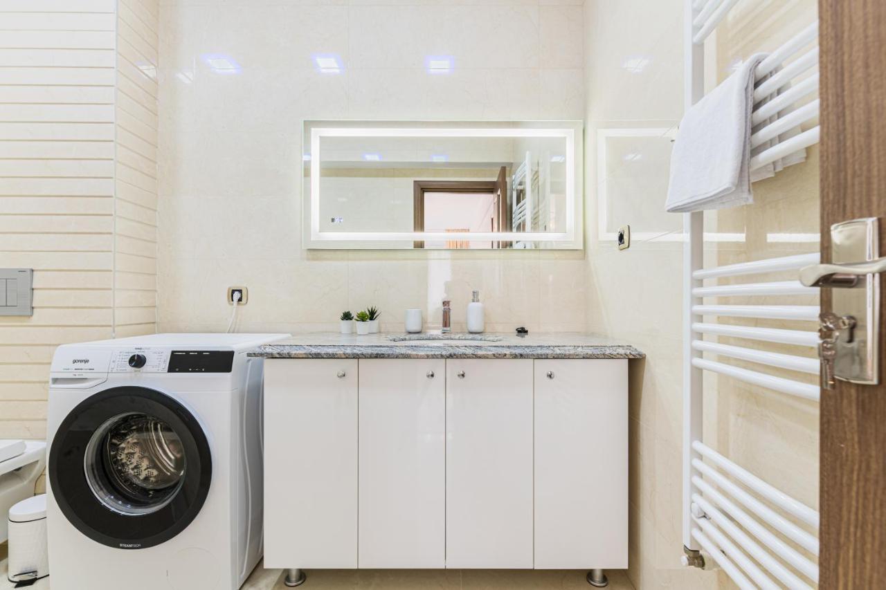Isaran 2D4E Apartment Braşov Exteriör bild